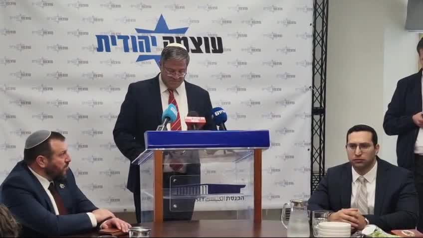 רונן בר הוא עבריין מקומו הוא בכלא
