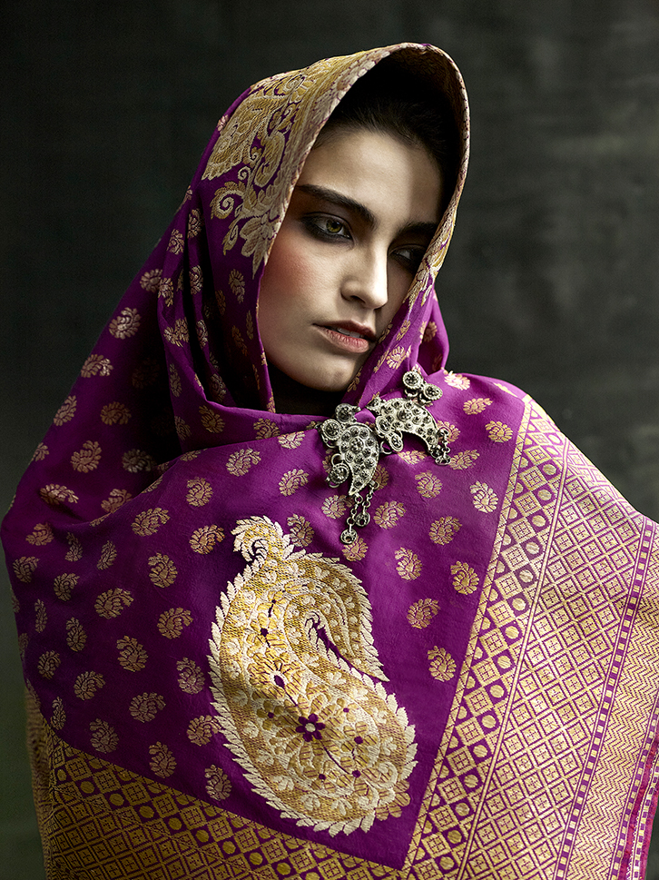PERSIAN SCARF (צילום ונגליס קיריס)