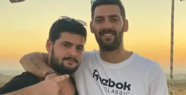 צפו: עדן חסון שר לתאורנים שנחטפו וקורא "תחזרו כבר הביתה"