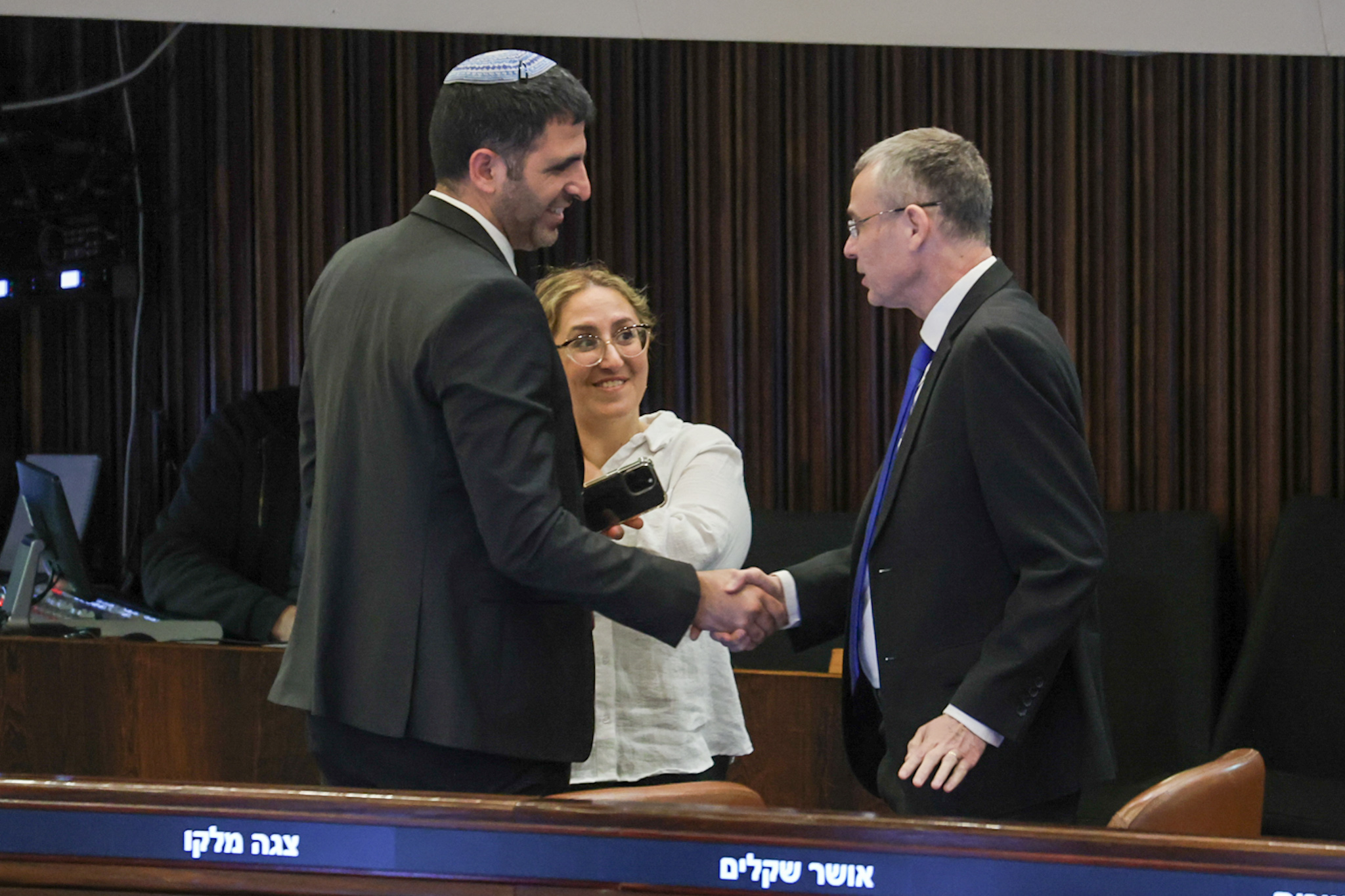 קרעי ולוין במהלך ההצבעות הלילה