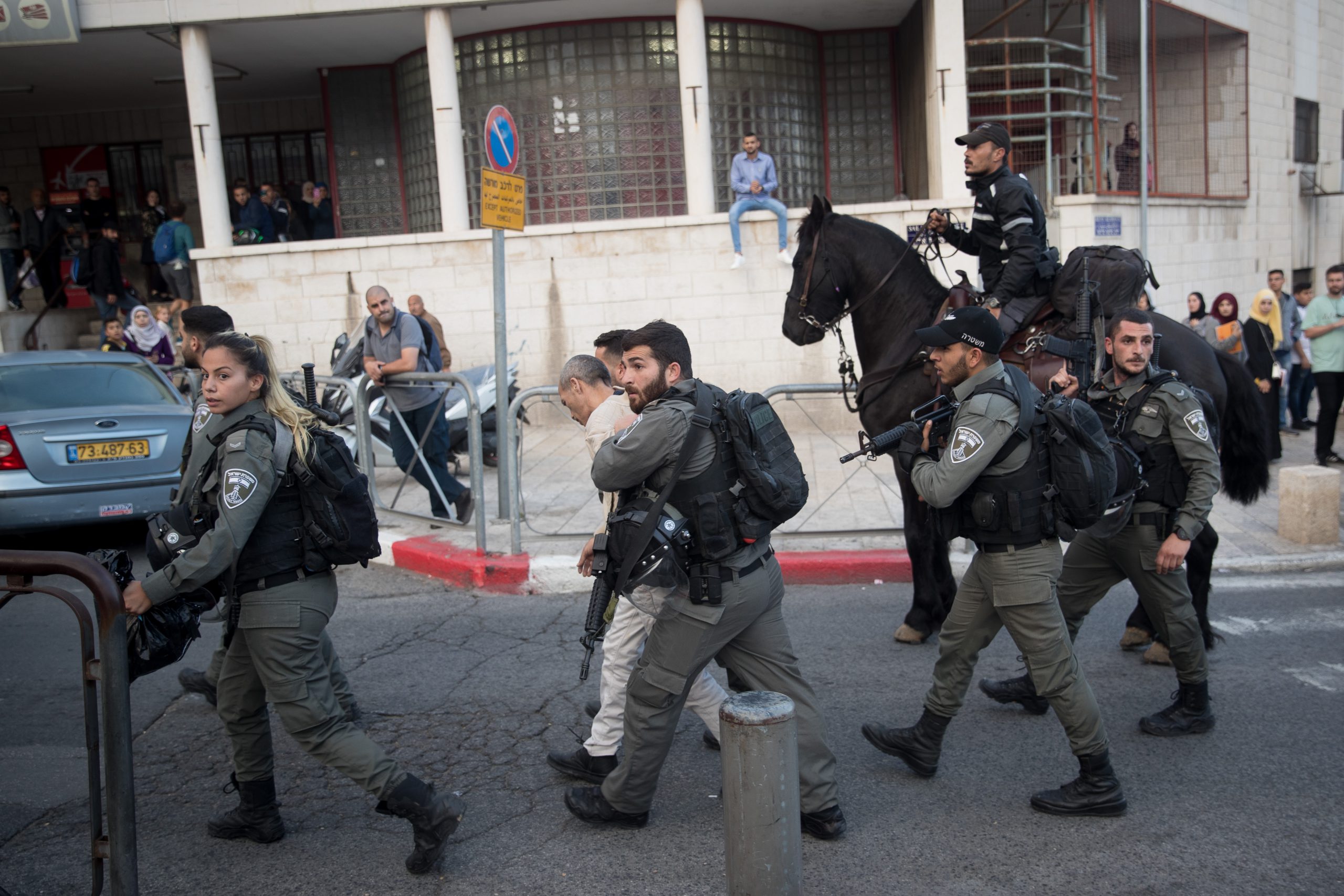 הפשיעה בחברה הערבית: נעצרו שני חשודים שדקרו אדם ליד הר הבית