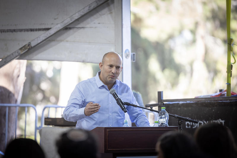 נפתלי בנט מודאג מהסקר: "מחייב טיפול דחוף"