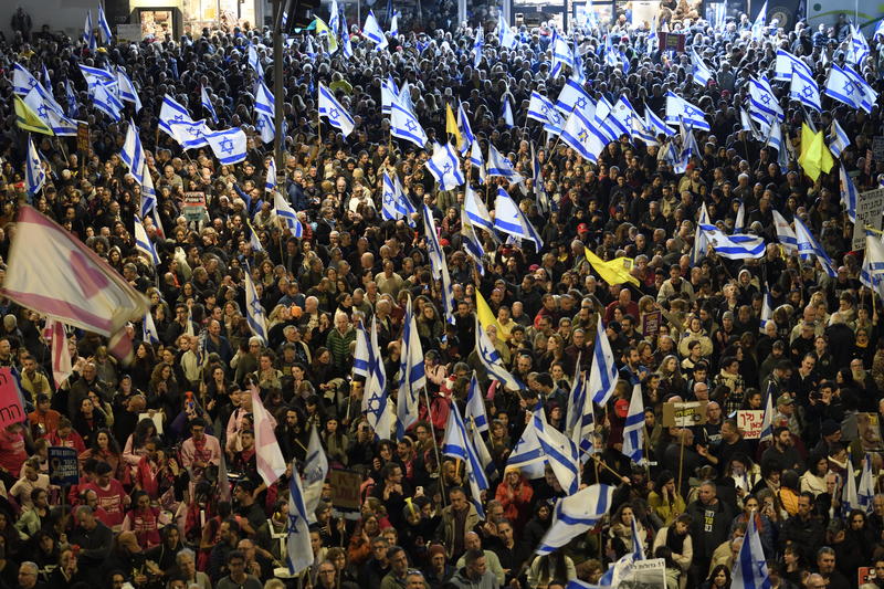 ח"כ מיש עתיד נגד ראשי המחאה: "גזענים; למה מי אתם?"