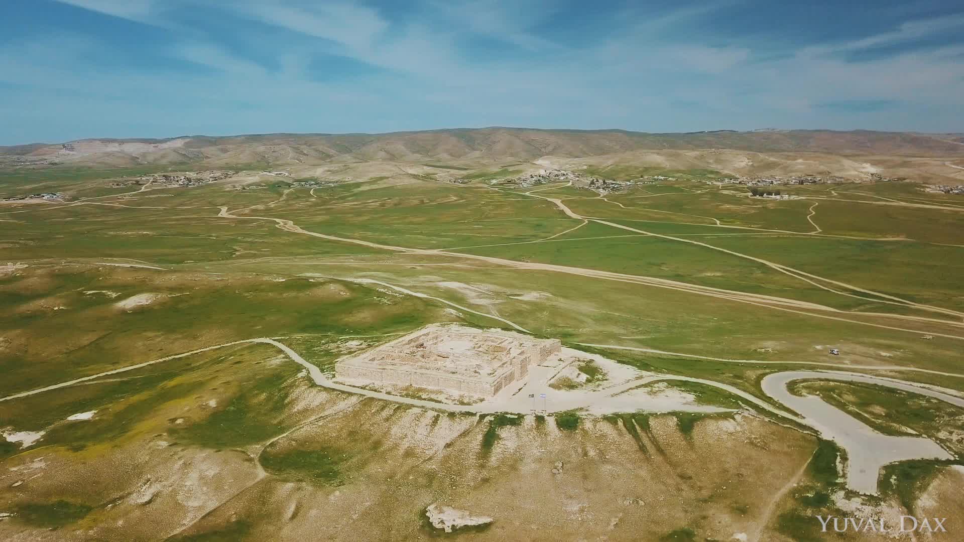 גן לאומי תל ערד- צילום רחפן – יובל דקס באדיבות רשות הטבע והגנים