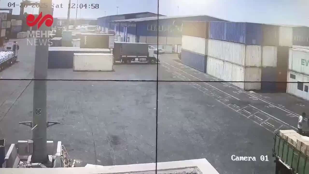 צפו בתיעוד: רגעי ההתפוצצות בנמל בנדר עבאס באיראן