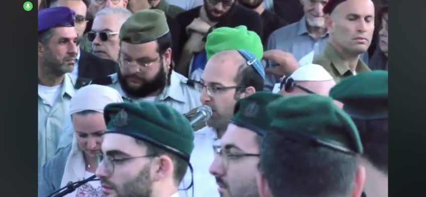 שירת המלאך הגואל אותי בהלווית ירון צ'יטיז.