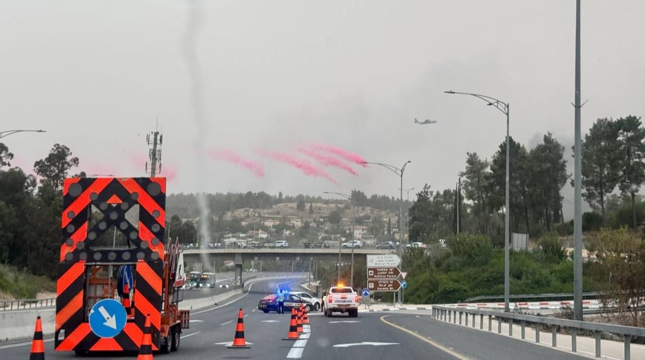 השריפה משתוללת: תושבי נווה אילן ושורש קיבלו הוראה להתפנות