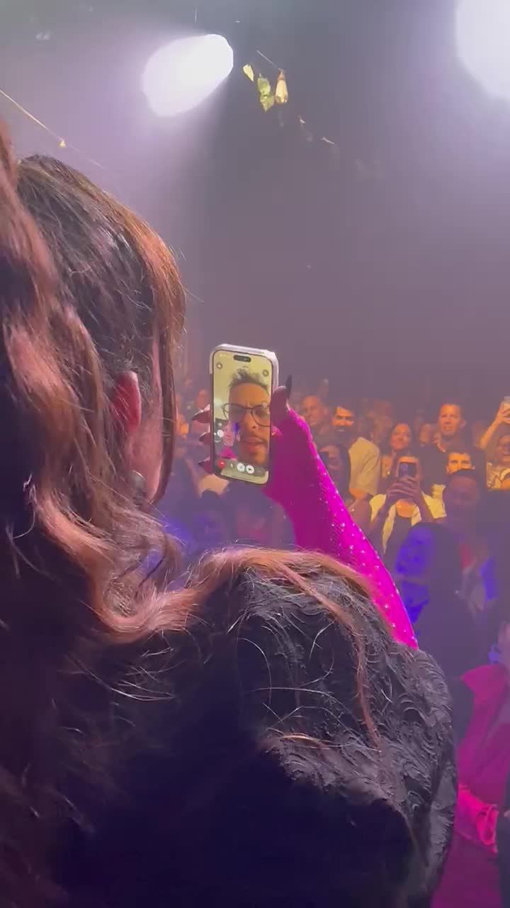 נטע ברזילי בהופעה (צילום יחצ)