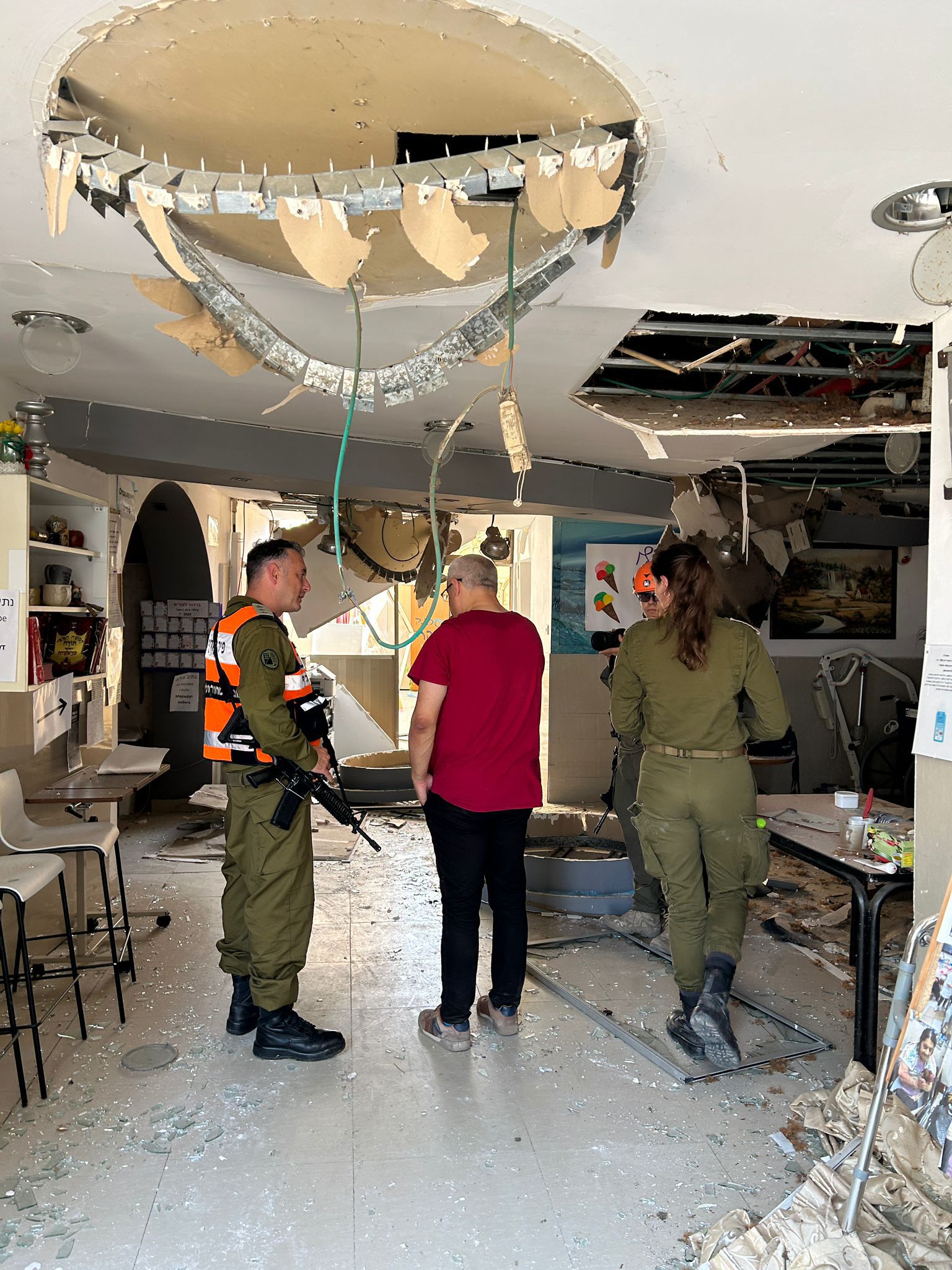 חיילי פיקוד העורף בדיור מוגן בנס ציונה (דובר צה"ל)