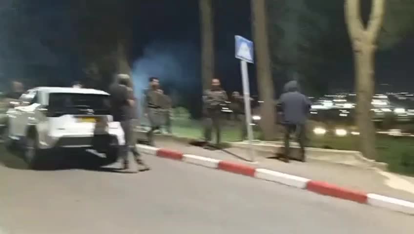 רימוני הלם בהפגנה