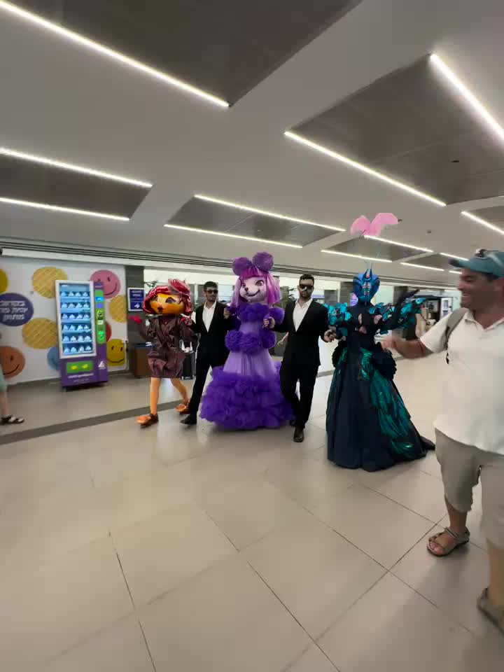 הזמר במסכה (באדיבות קשת 12) 5