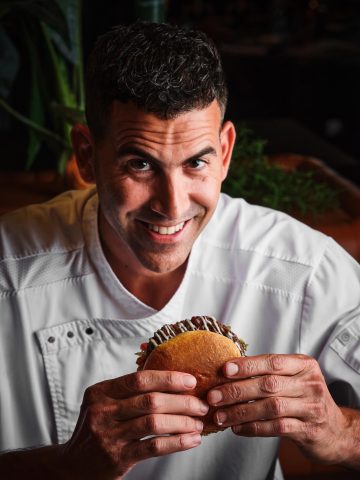 שגב משה במסעדה החדשה (צילום גיל אבירם)