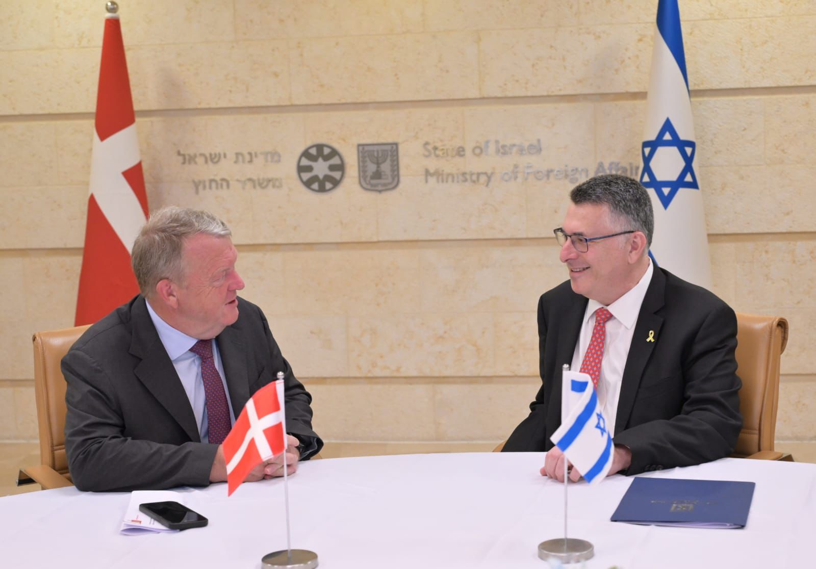 סער לשר החוץ הדני: "אי אפשר להתעלם מהמציאות בשטח"