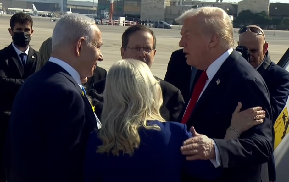באופן חריג: טראמפ נחת בארץ – והזמין את נתניהו לעלות לרכבו