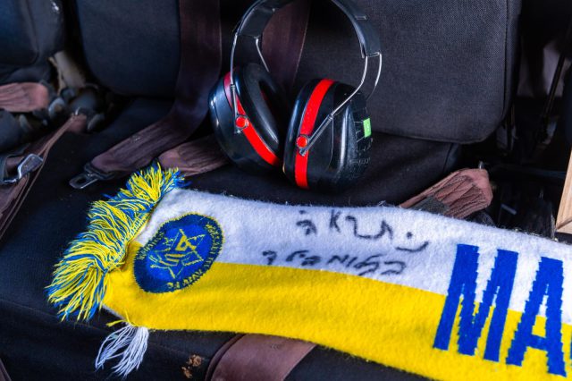 צפו: תמונות ראשונות של החטופים בשטח ישראל