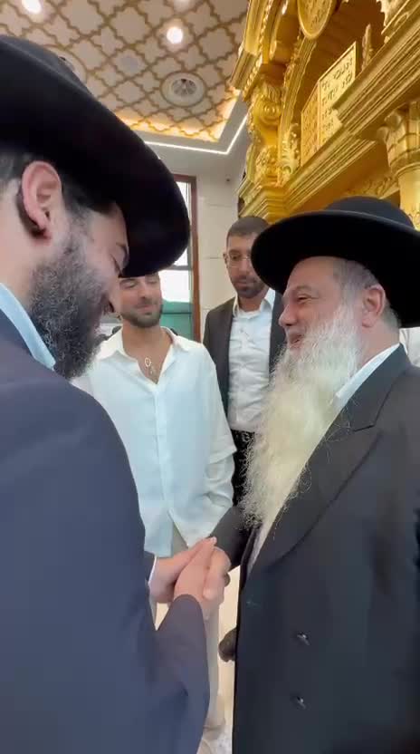 עומר חזן והרב יגאל כהן (צילום:איציק אוחנה 'כיכר השבת' ו'הרבנית של האינסטגרם')