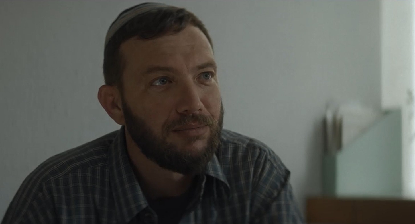 מה מברכים על סושי? עוז זהבי דתי בפרק החדש של "נוטוק" | צפו