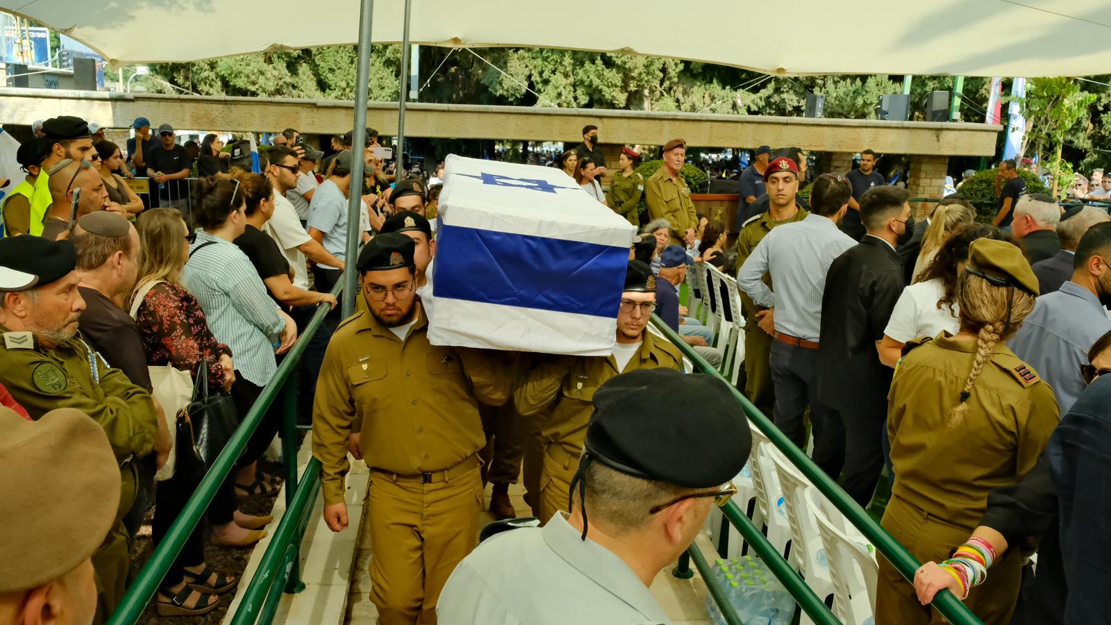 עוז דניאל שגופתו הוחזרה מהשבי הובא למנוחות: "הלכת בגבורה"