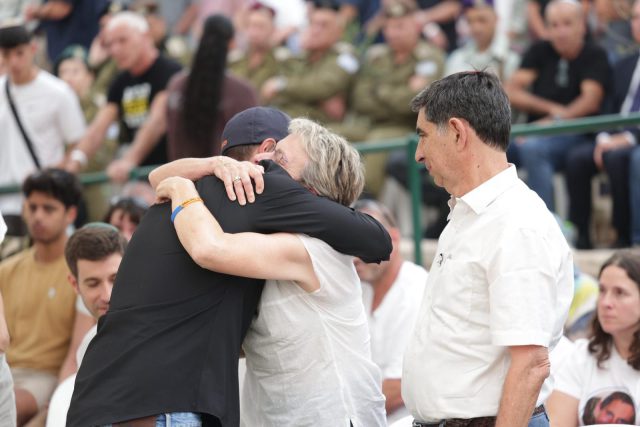 עידן עמדי בהלווית הדר גולדין | קרדיט: אלון גלבוע