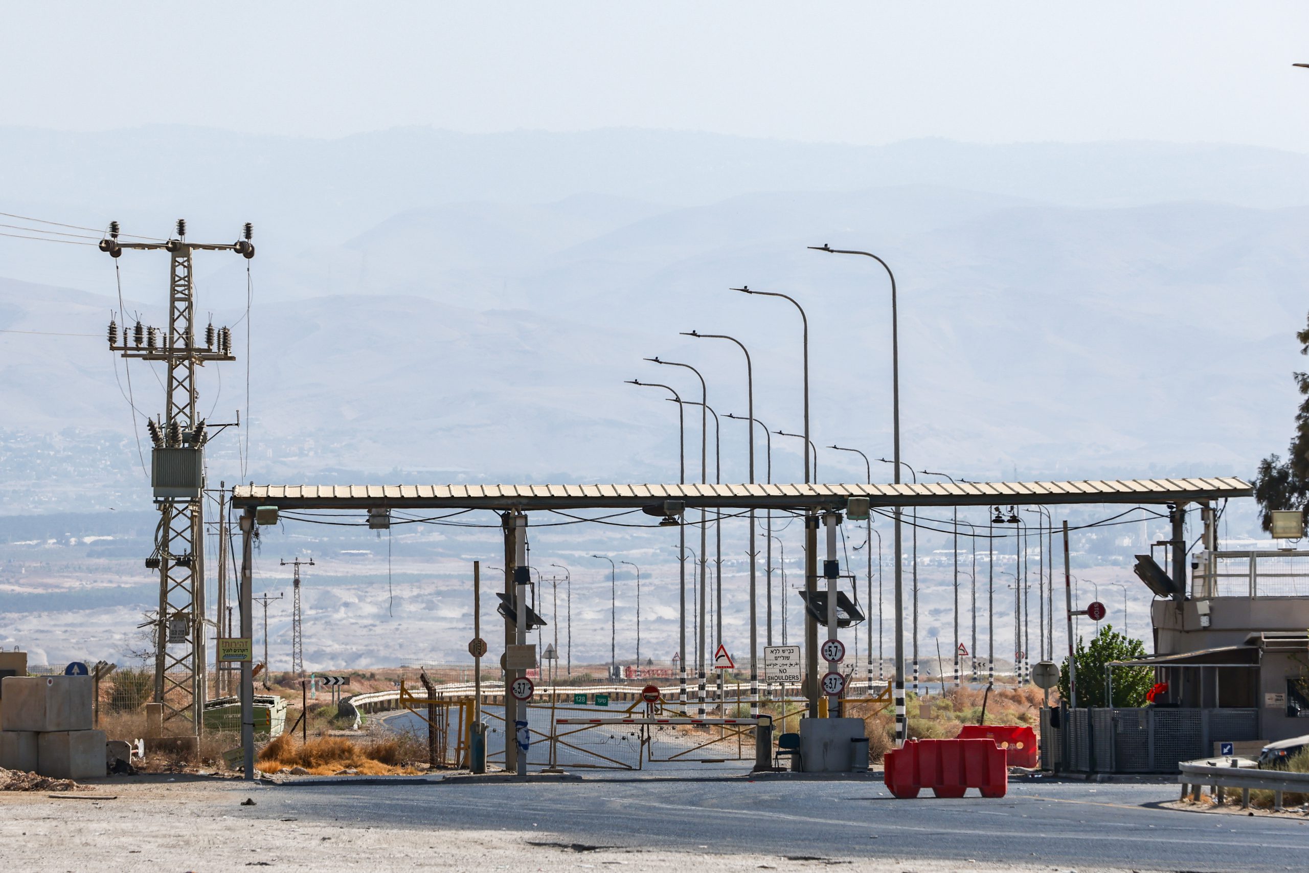 ישראל מאשרת: מעבר אלנבי ייפתח מחדש מחר