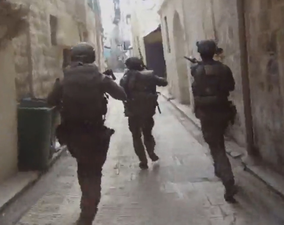 תיעוד: כוחות הביטחון עוצרים מחבל במסגרת פעילות מבצעית בשכם