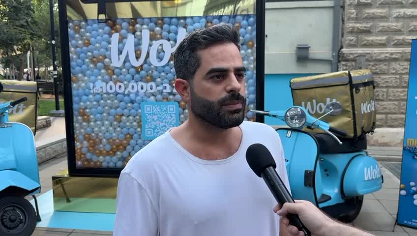 משה כורסיה בריאיון (צילום וראיון: אור גפן, יח״צ)