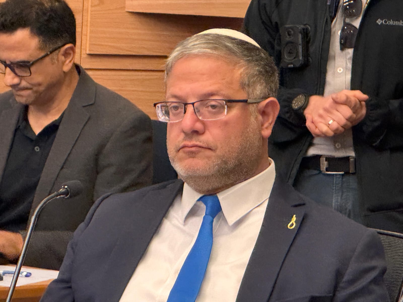 הח"כים הגיעו לדיון על עונש מוות למחבלים עם חבל תלייה | צפו