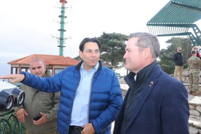 שגריר ארה"ב סייר בצפון: "האיום האיראני נוכח בכל גזרה"