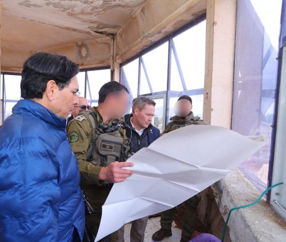 שגריר ארה"ב סייר בצפון: "האיום האיראני נוכח בכל גזרה"