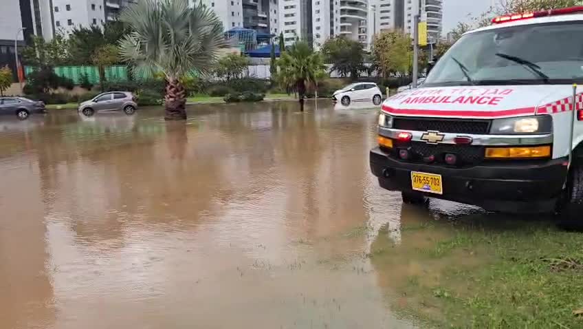 רכבים מוצפים מדא