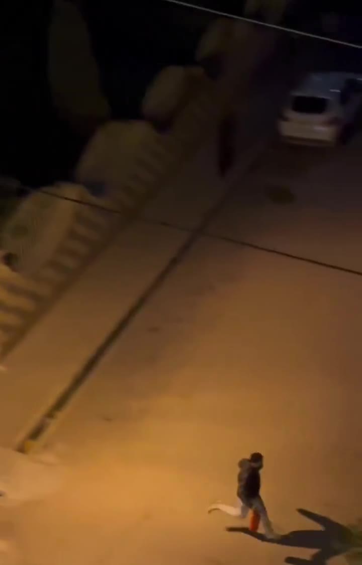 1000280794