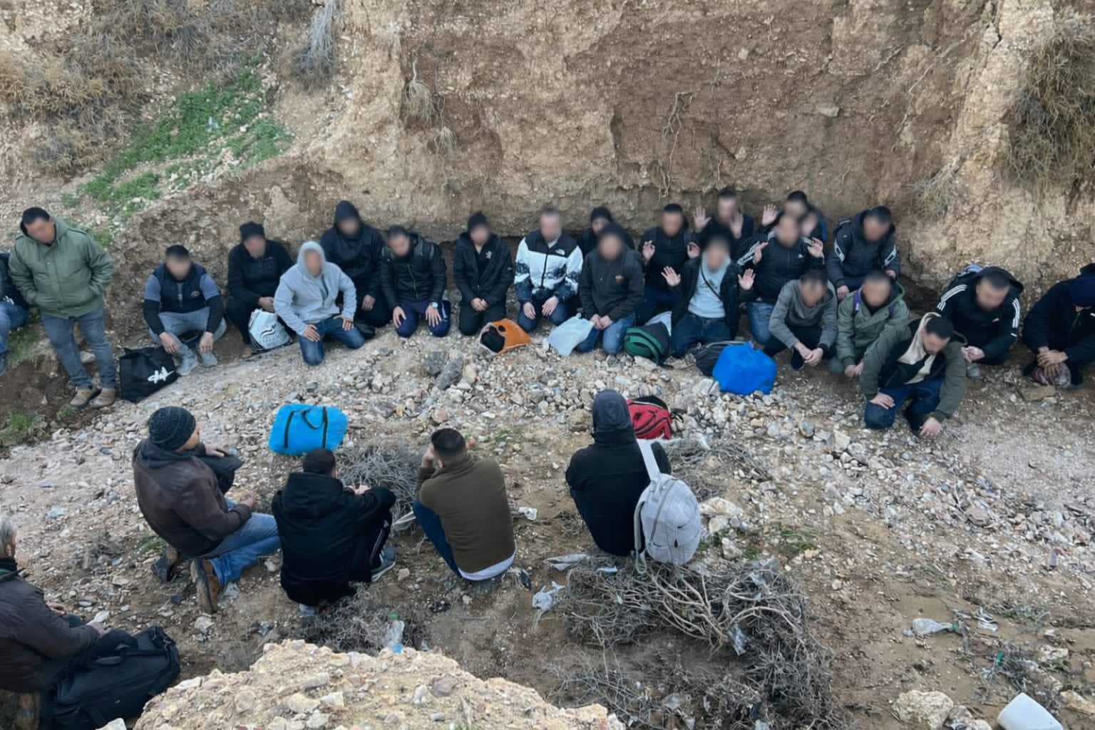 המחדל הביטחוני נמשך: עשרות שב"חים נמצאו בדרום ובמרכז