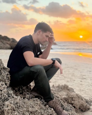 מתוך הצילומים ל"כשהגלים מתחזקים". (צילום מסך מתוך האינסטגרם של ידין)