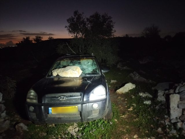 עשרות פורעים ערבים תקפו תושבים צפונית לקדומים