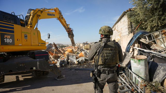 הפעילות בכפר עקב |