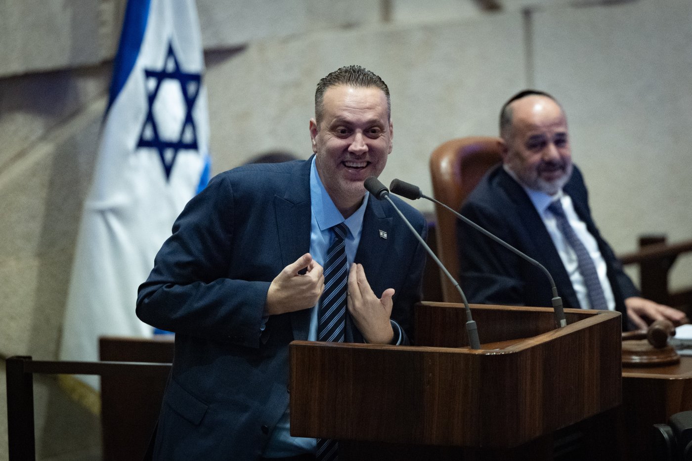 השר מיקי זוהר