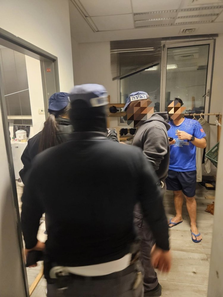 נתניה: במבצע אכיפה לילי נתפסו 32 שב"חים מתאילנד