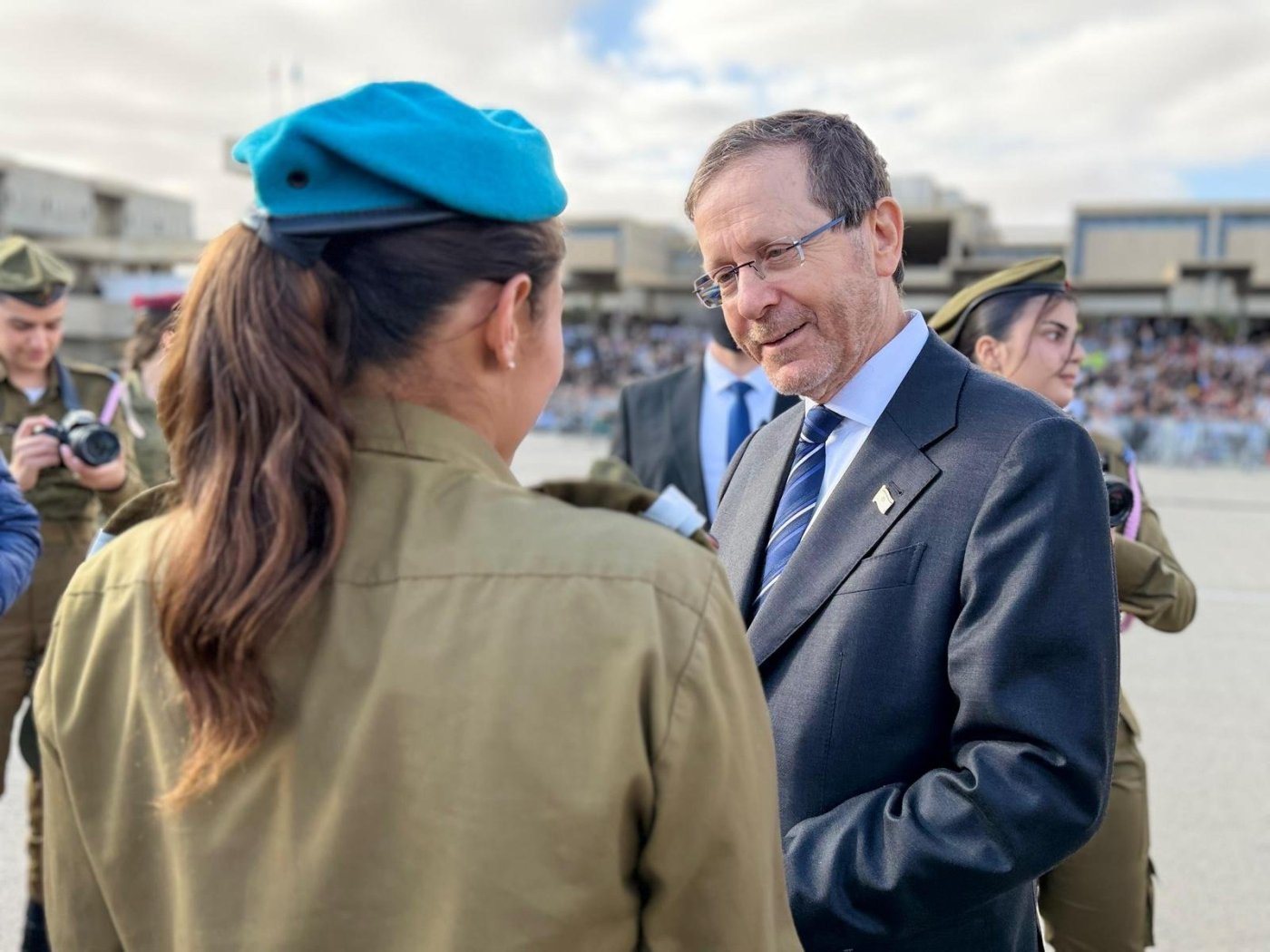 הנשיא הרצוג בטקס סיום קורס קצינים