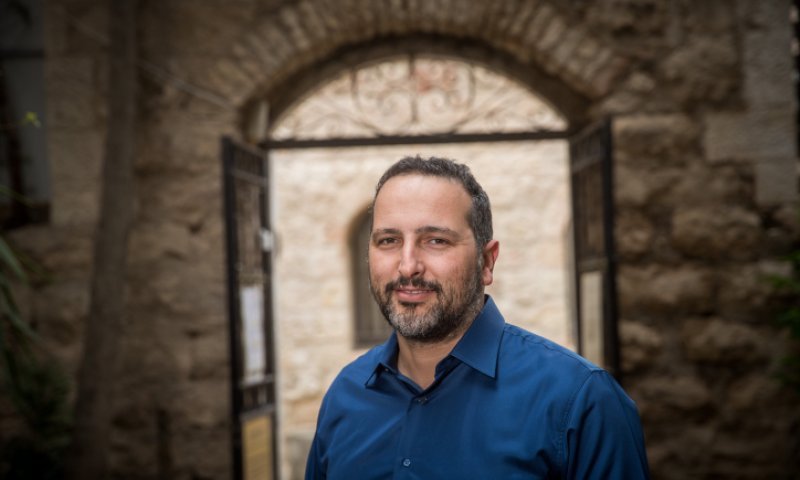 איש הנדל"ן הסרוג שנרצח יונצח ברחוב ברחובות 