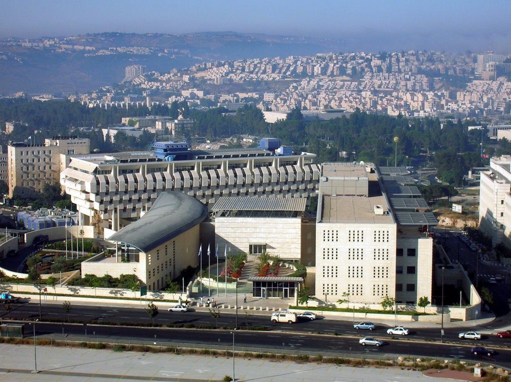 ישראל שוקלת פינוי שגריריויות; בכירים התבקשו לחזור לארץ