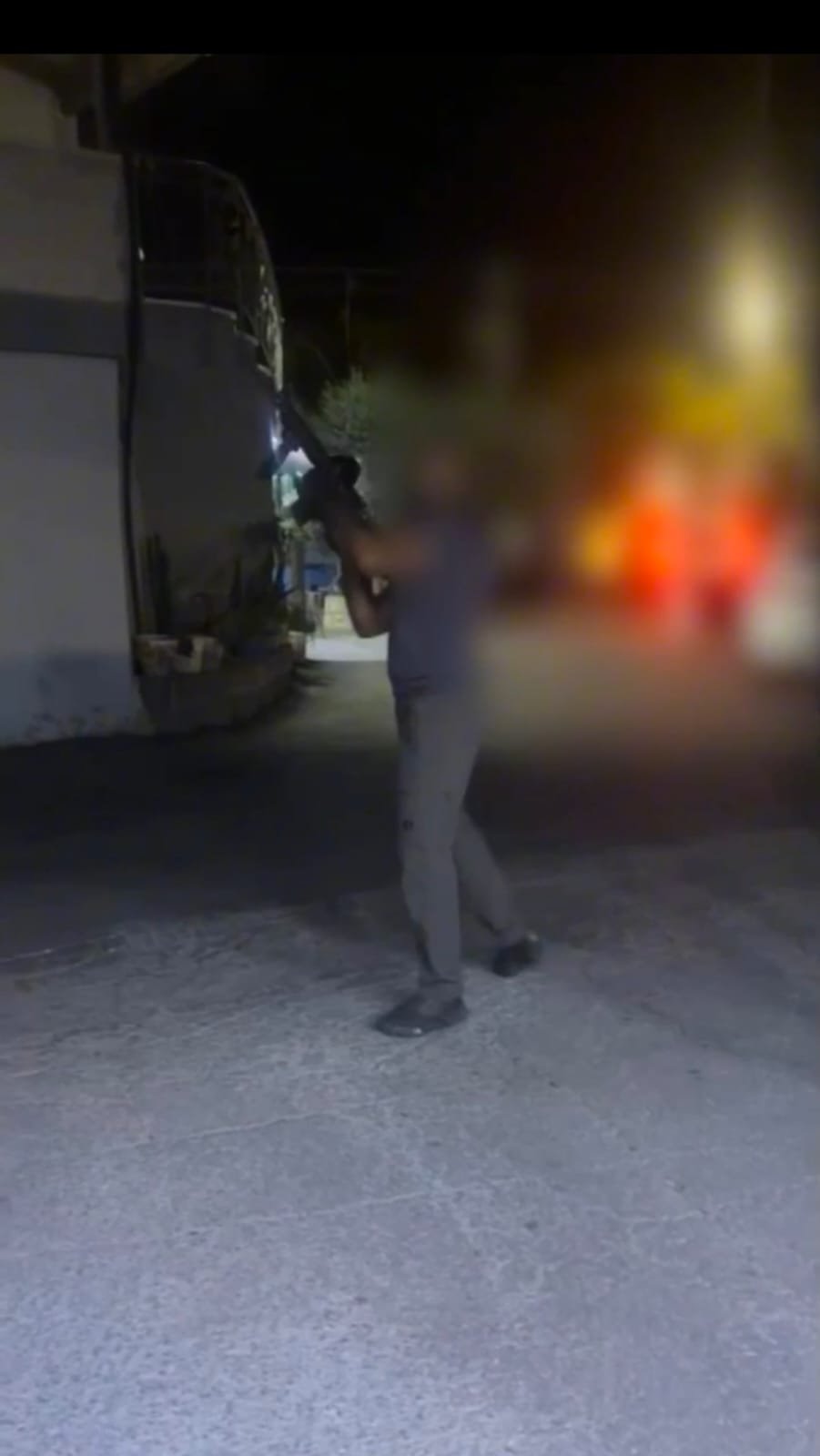 כתב אישום הוגש נגד אסיר ואחיו בגין החזקת אמל"ח ונשק חם