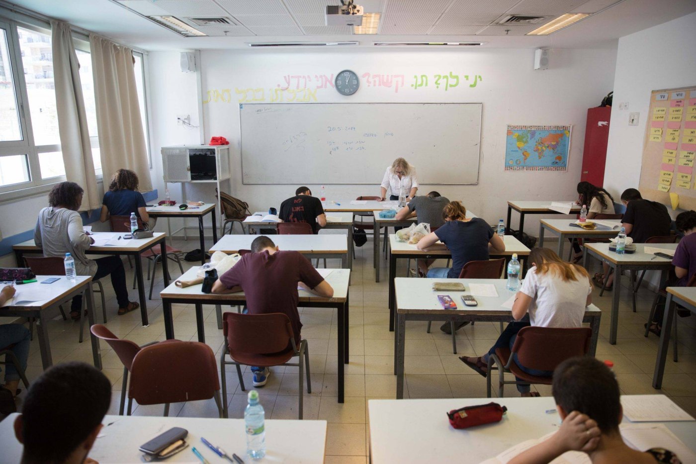 לימודים