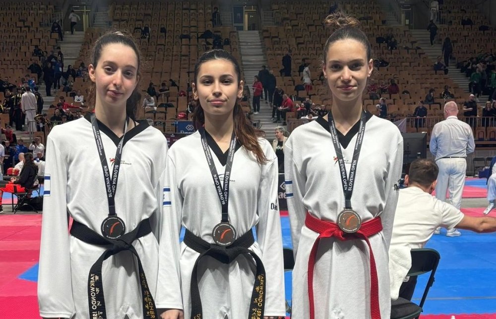 הזוכות על הפודיום
