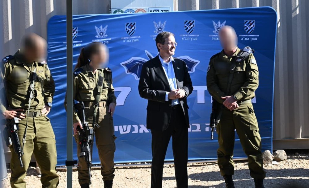 הרצוג במערך ההגנה האווירית