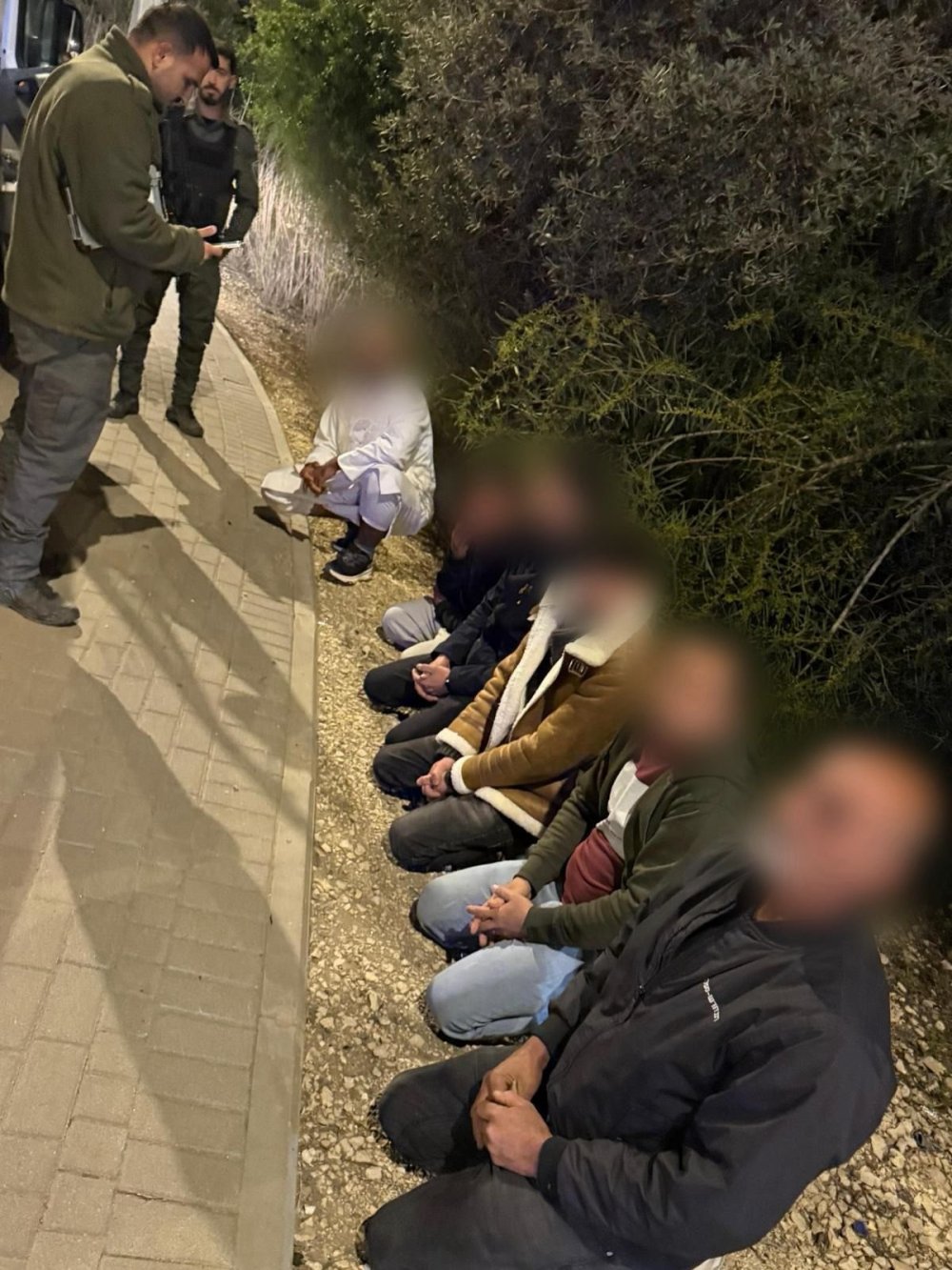 התחזות לחיילים? מדי צה"ל וציציות אותרו בידי שב"חים