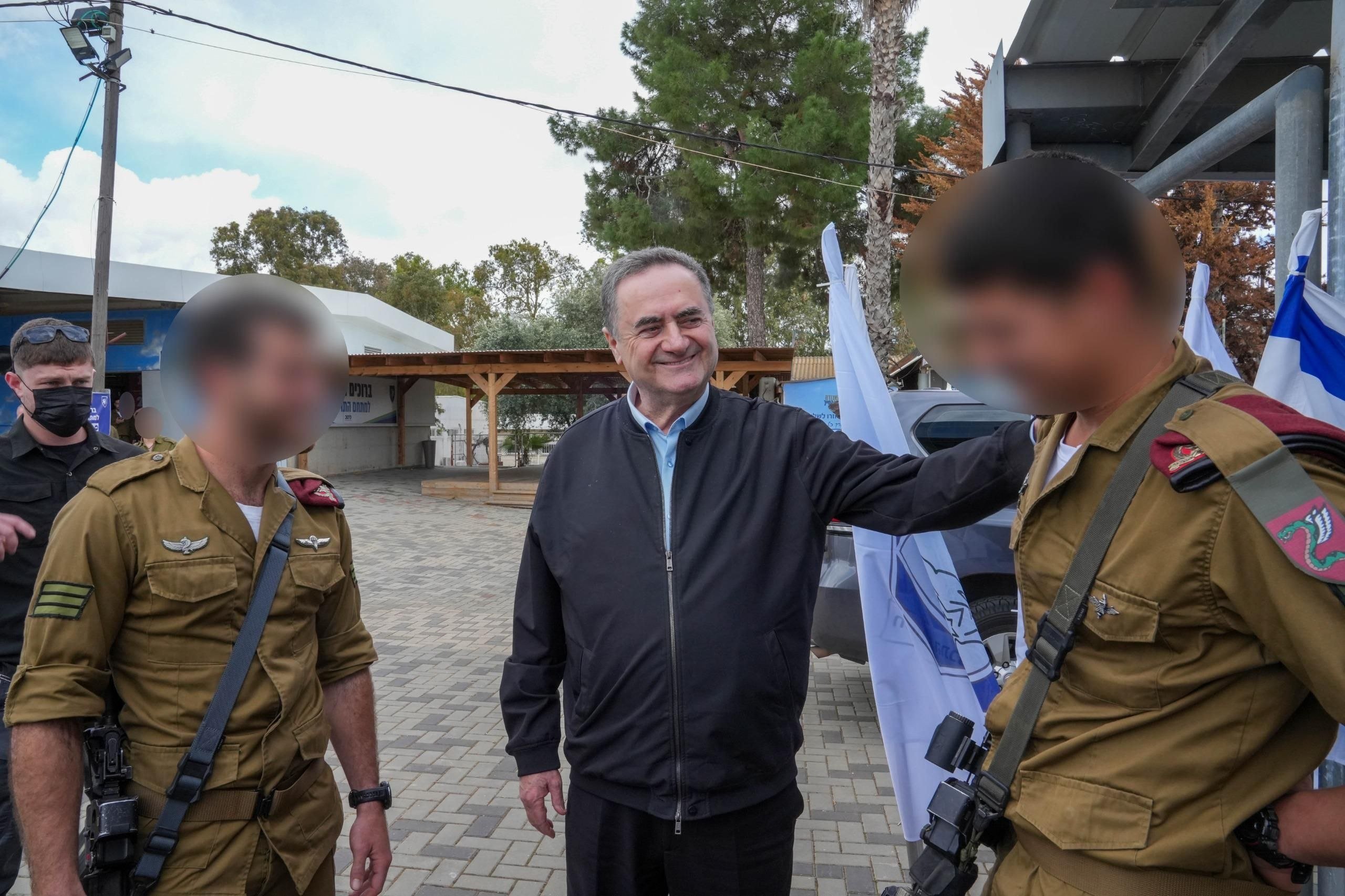 כ"ץ בלשכת הגיוס