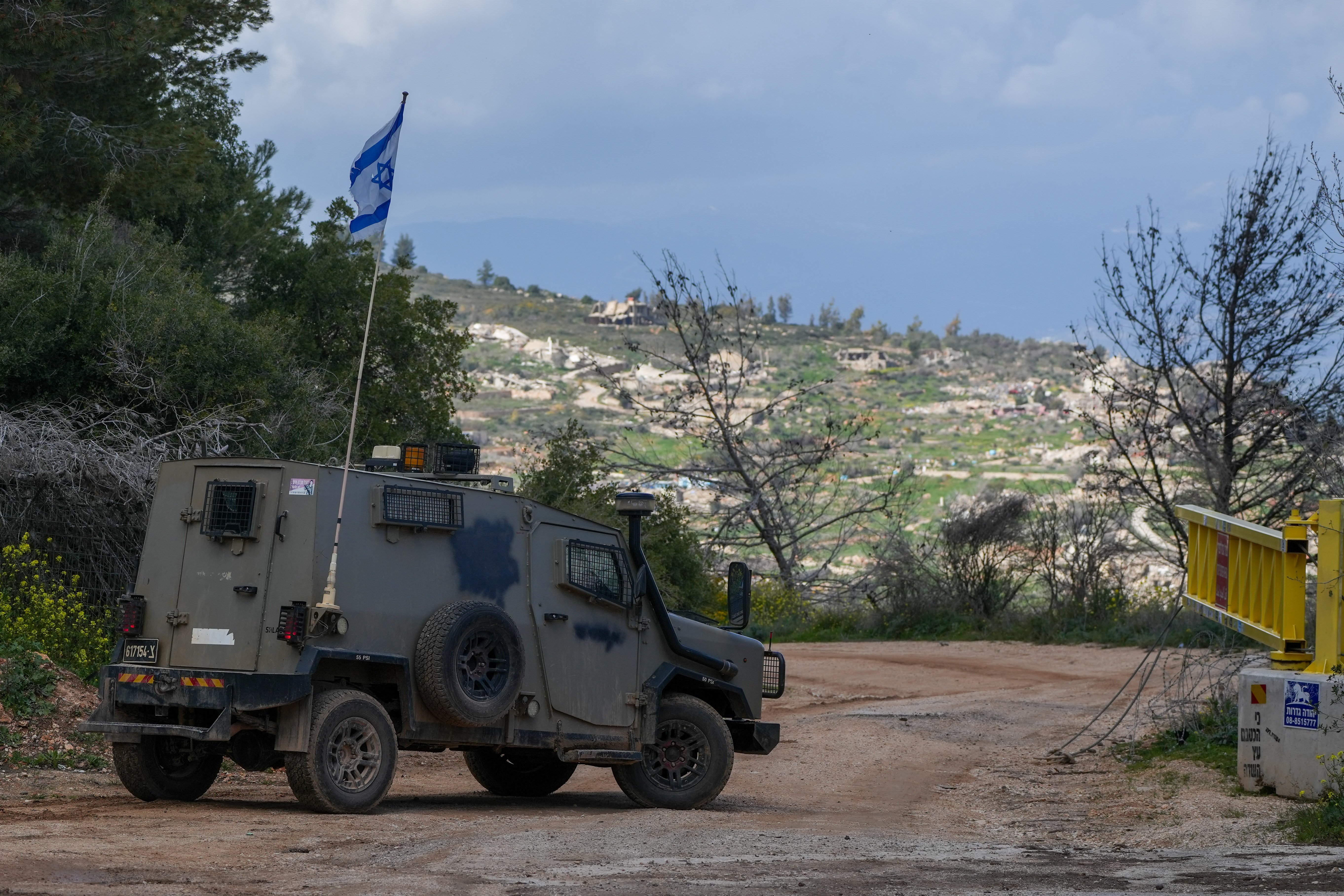 כוח צה"ל בכניסה בגבול לבנון