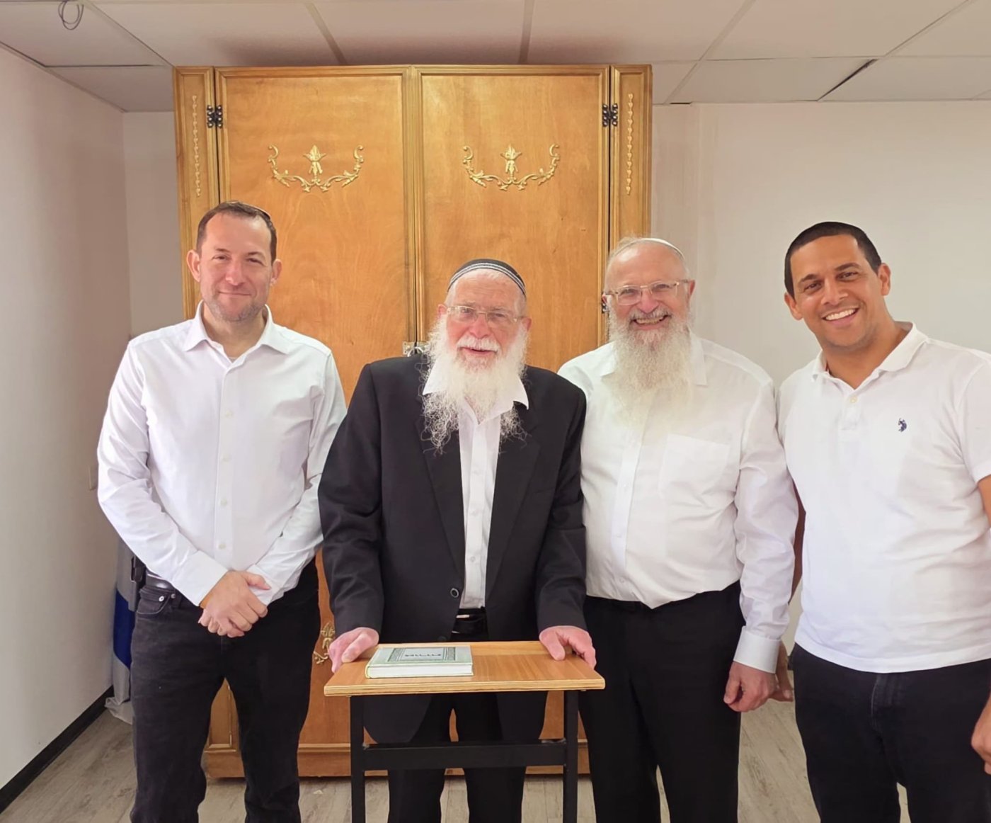 שלוחת ישיבת אלון מורה על פסגת הר עיבל
