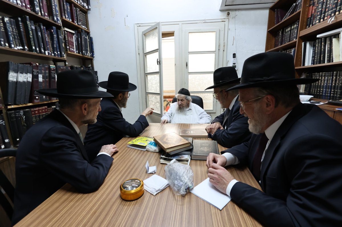 הפגישה בבית הרב לנדו