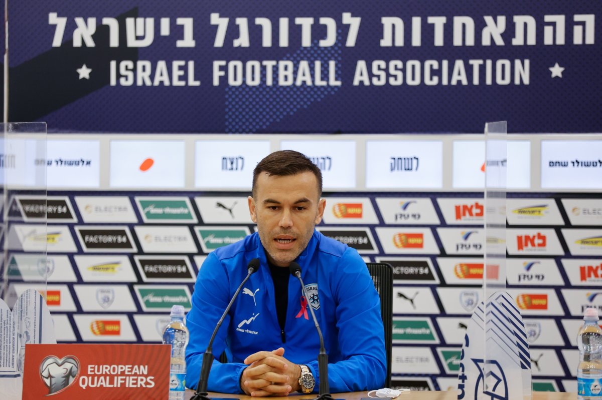 הקפטן פורש. ביבראס נאתכו